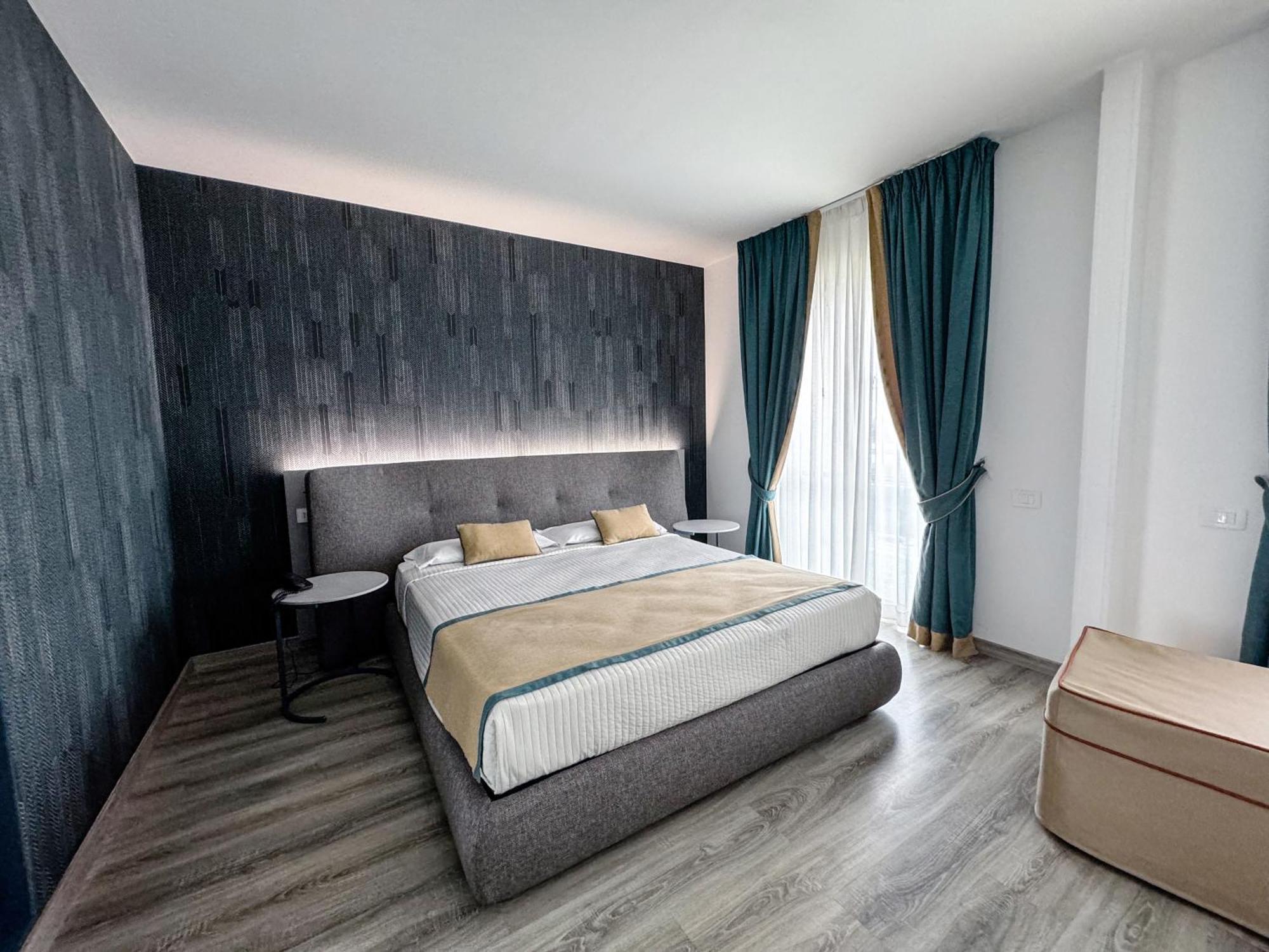 Mediterranea Hotel & Convention Center Salerno Kültér fotó